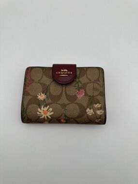 COACH Corner Zip Wallet In Signature Canvas Wildflower Print